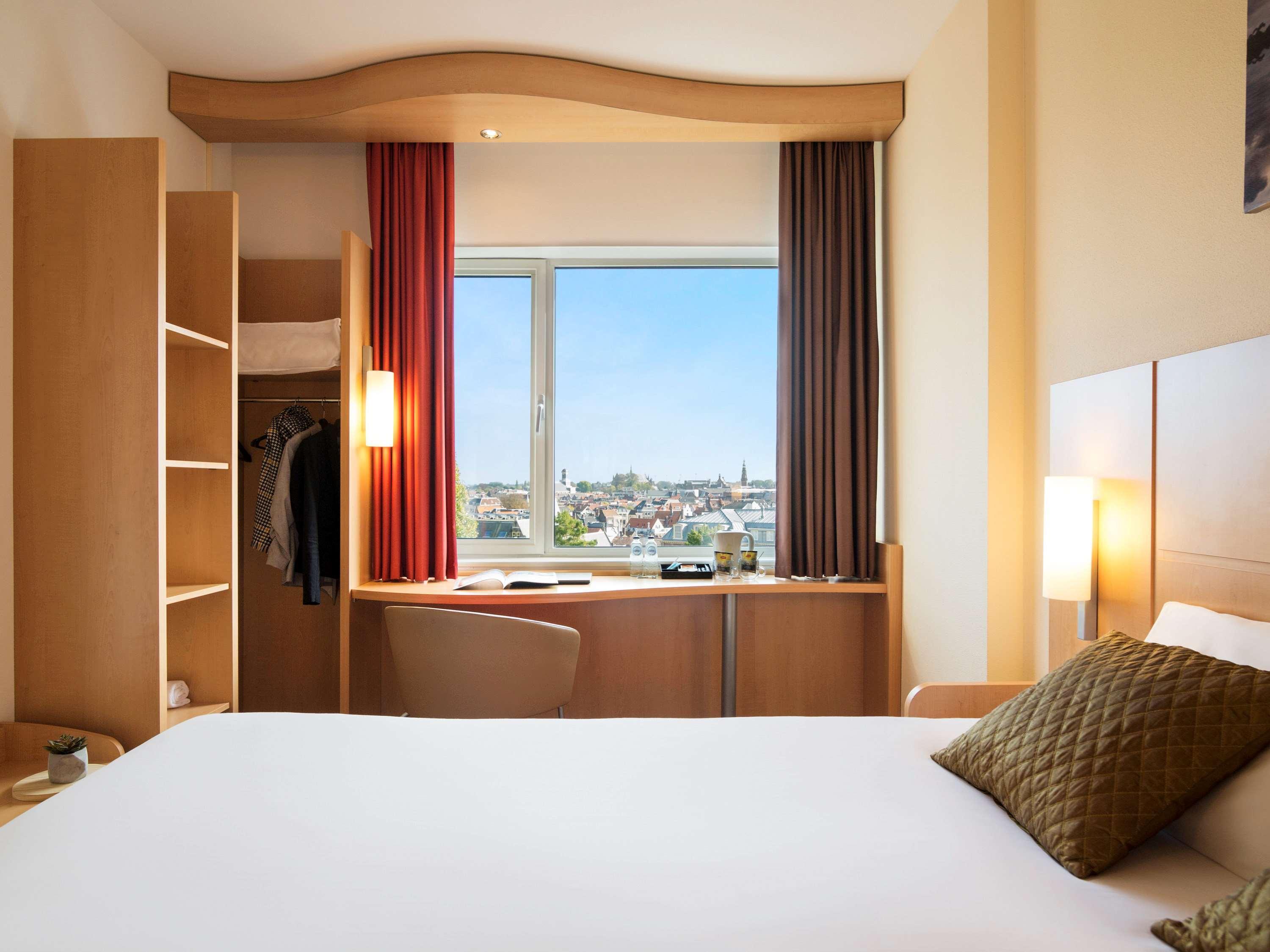 Ibis Centre 3*